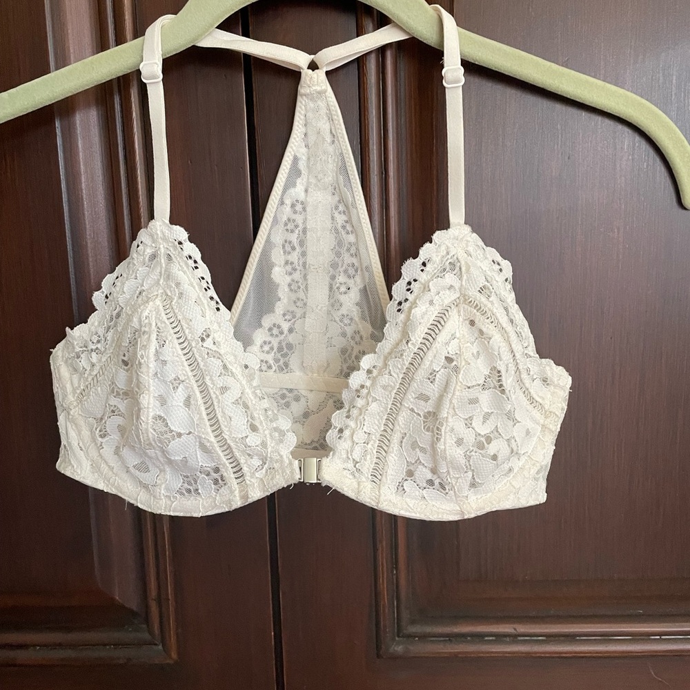 VICTORIA SECRET White Lace Bra Size 34C, Brand New